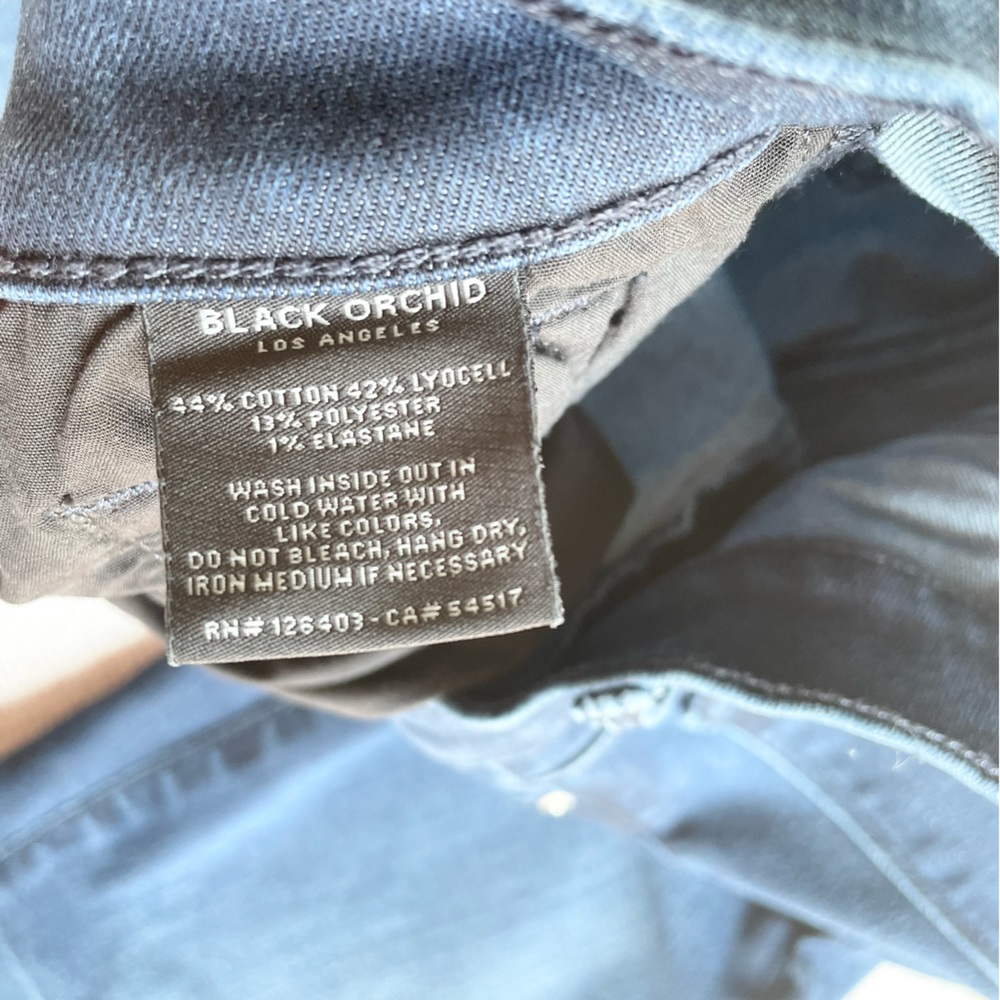 Black Orchid Miranda Step Hem High Waisted Skinny Jeans in “Wasted Time” - Picture 7 of 8